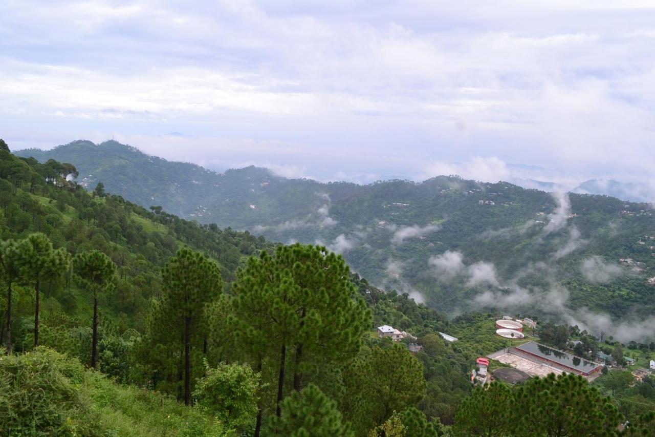 Amravati Resort Solan Exterior foto