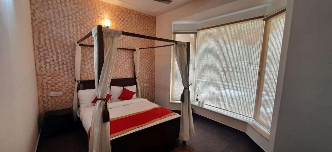 Amravati Resort Solan Exterior foto