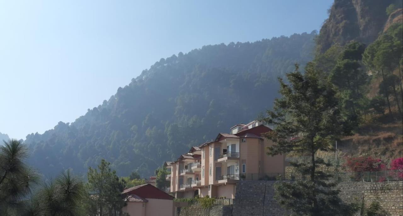 Amravati Resort Solan Exterior foto